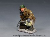BBA034 Americans Kneeling w/ Field Telephone RETIRED