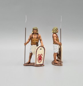  AE009 Standing Guardsman RETIRED Without original box - reconditionned