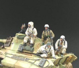 BBG003 Winter Tank Riders RETIRED