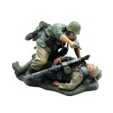 FL DAK049 Das Deutsche Afrika Korps Medic and Wounded PRE ORDER