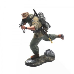FL DAK050 Das Deutsche Afrika Korps Advancing Firing MP 40 PRE ORDER