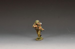 DD411 Gold Beach Advancing Rifleman PRE ORDER