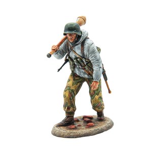 LWG033 German Advancing with PZ Faust