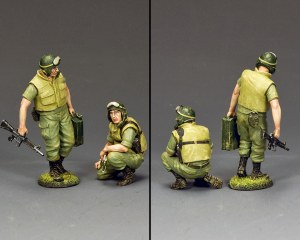 VN073 "Dismounted Armored Crew" 2 x figures 