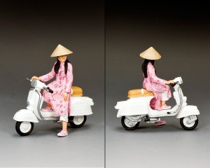 King & Country VN145 The Pink Lady Vespa Girl 