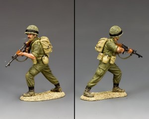 IDF005 Para Rifleman Advancing 