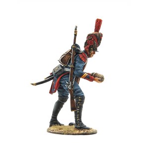 FL NAP0716 French Old Guard Foot Artillery Gunner with Cartridge 